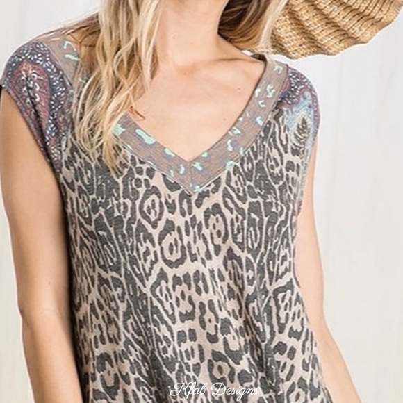 ❤️LAST 1! Leopard V Neck Paisley Contrast Knit Top - Picture 6 of 7